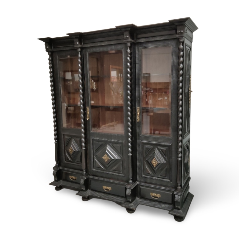 Grand Baroque Revival Ebonised Display Cabinet with Glass Doors and Carved Panels - Image 2