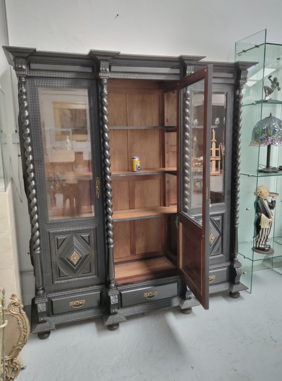 Grand Baroque Revival Ebonised Display Cabinet with Glass Doors and Carved Panels - Image 3