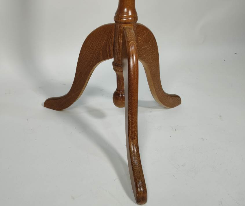 Vintage Solid Wood Hall Stand with Turned Column and Brass Hooks - Image 2